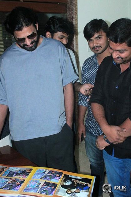 Karnataka-Fans-Meets-Prabhas